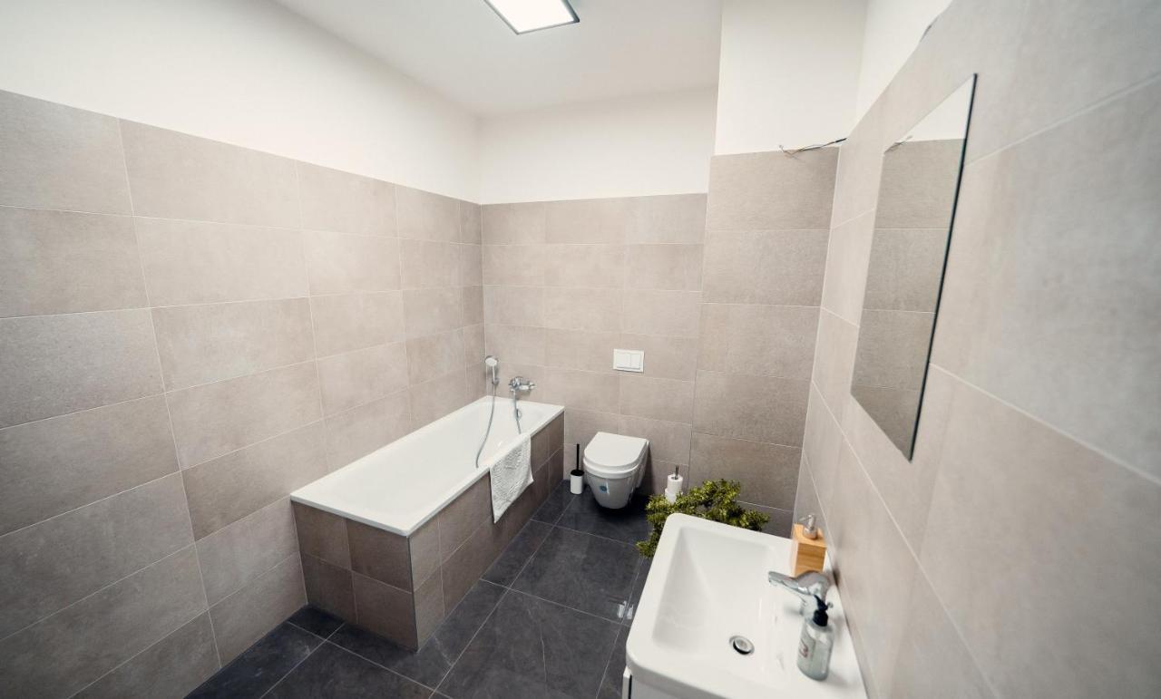 Tiffany Apartment Hotel Μπρατισλάβα Εξωτερικό φωτογραφία